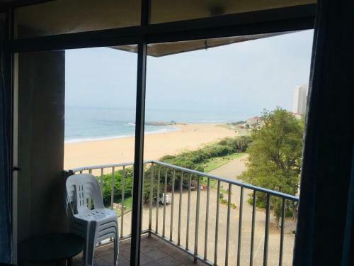 Beachfront Apartment At Dromedadis