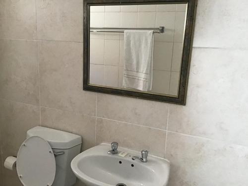 Hostal Marathon Lodge