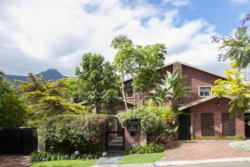 Hostal Aziza Guest House