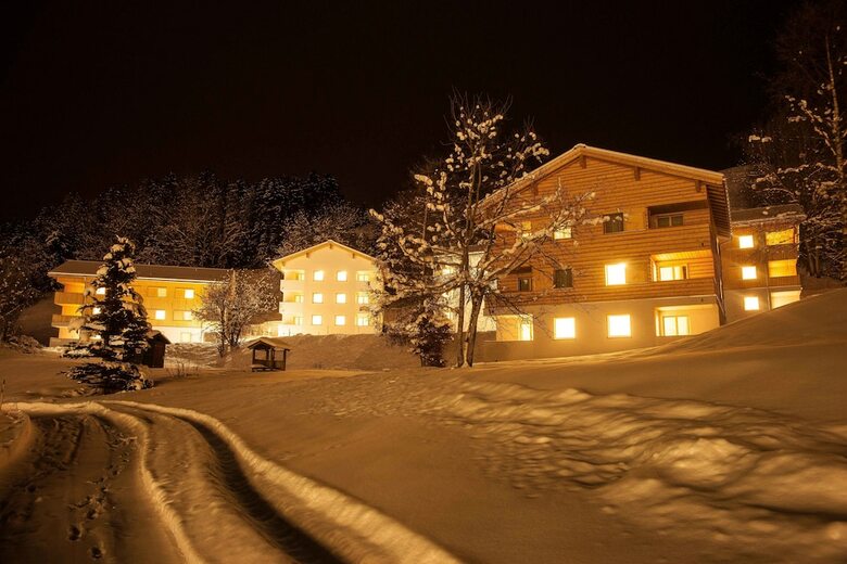 Apartamentos Pradas Resort Brigels