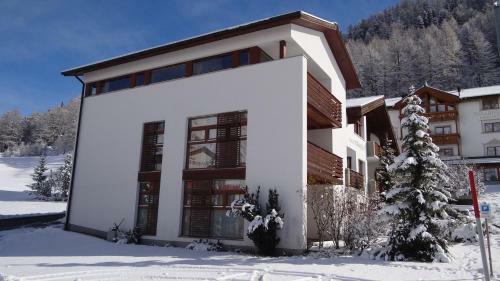 Apartamentos Chasa Miramont