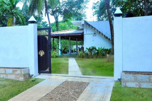 Secret River Side Safari Lodge