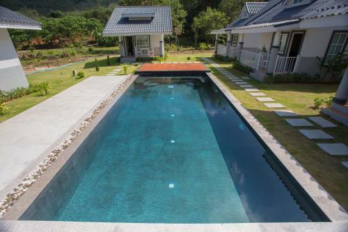 Hotel Suksompong Resort
