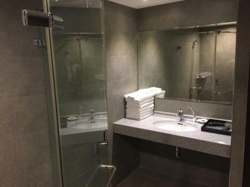 Shihzuwan Hotel - Love River