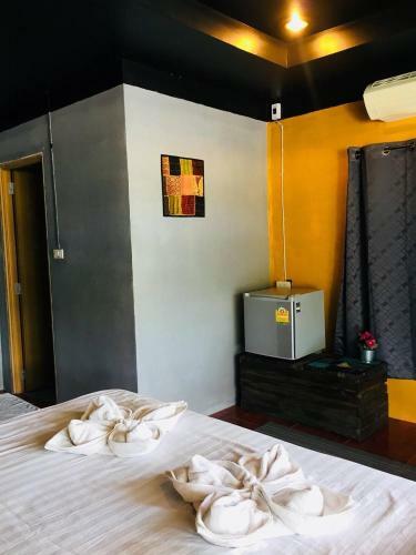 Baan Chalok Hostel