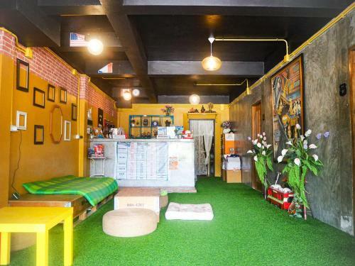 Baan Chalok Hostel