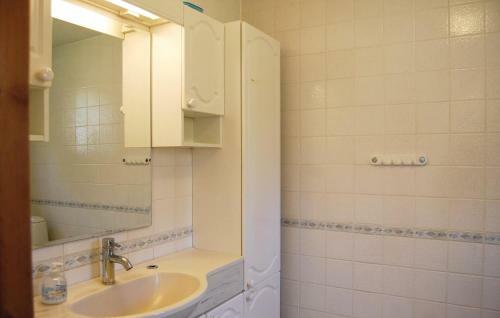 Three-bedroom Holiday Home In Olofstrom
