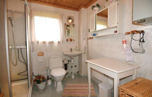 Two-bedroom Holiday Home In Algaras