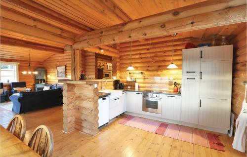 Four-bedroom Holiday Home In Gnosjo