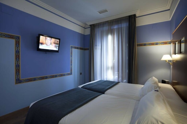 Aparthotel Suites Gran V�a 44