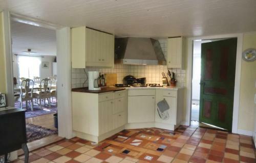 Four-bedroom Holiday Home In Odeshog