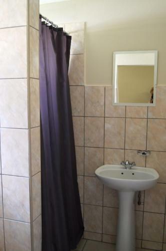 Hostal Rose Garden Overnight Stay