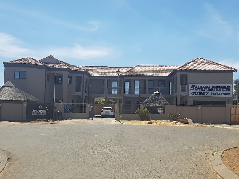 Hostal Sunflower Guesthouse & Spa