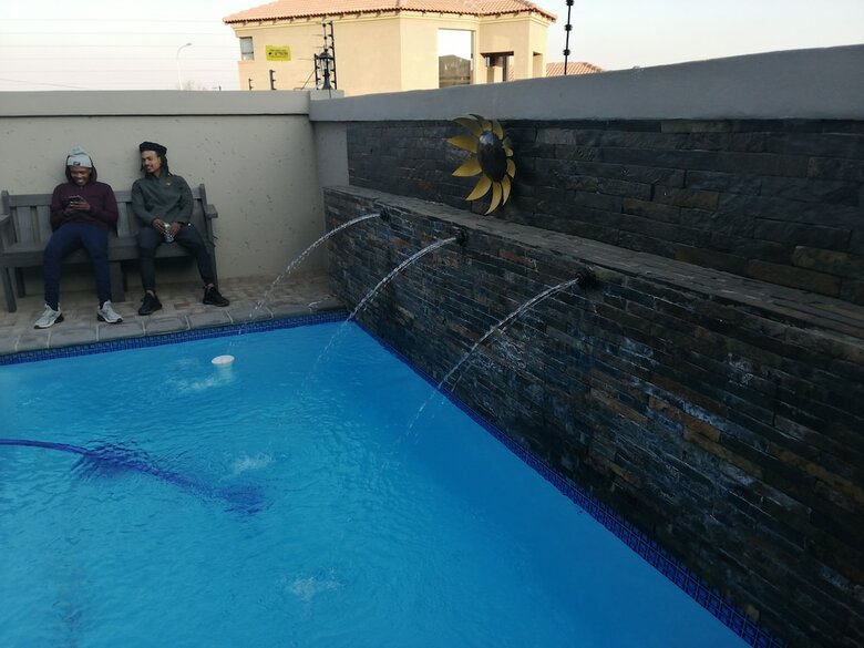 Hostal Sunflower Guesthouse & Spa