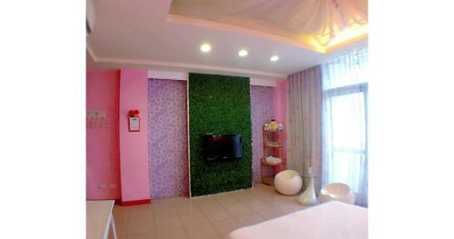 S. F. 61 Guest House
