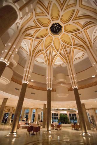 Hotel Golden Tulip Taj Sultan