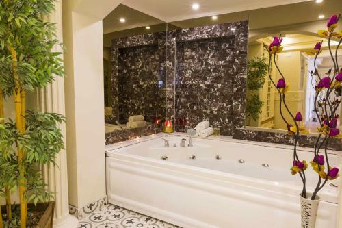Andalouse Elegant Suite Hotel