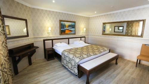 Home Hotel