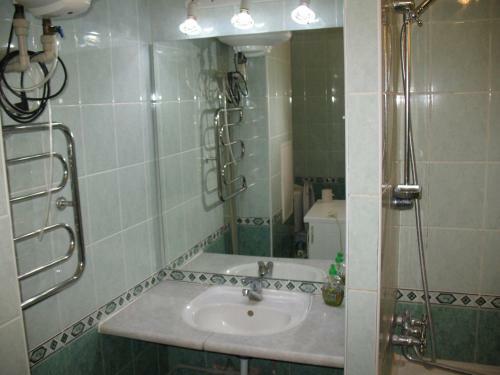 Apartment Subway Lybidska