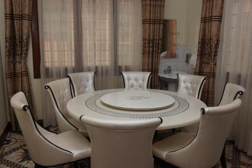 Hotel Cosmil Executive Suites