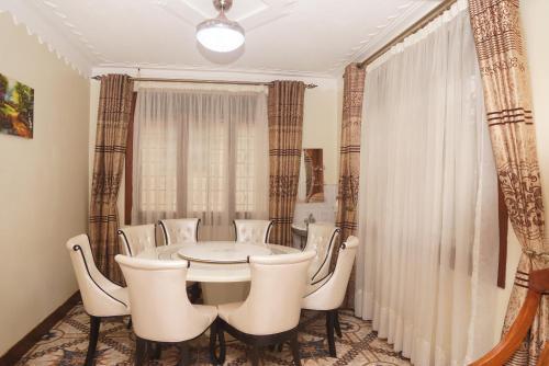 Hotel Cosmil Executive Suites
