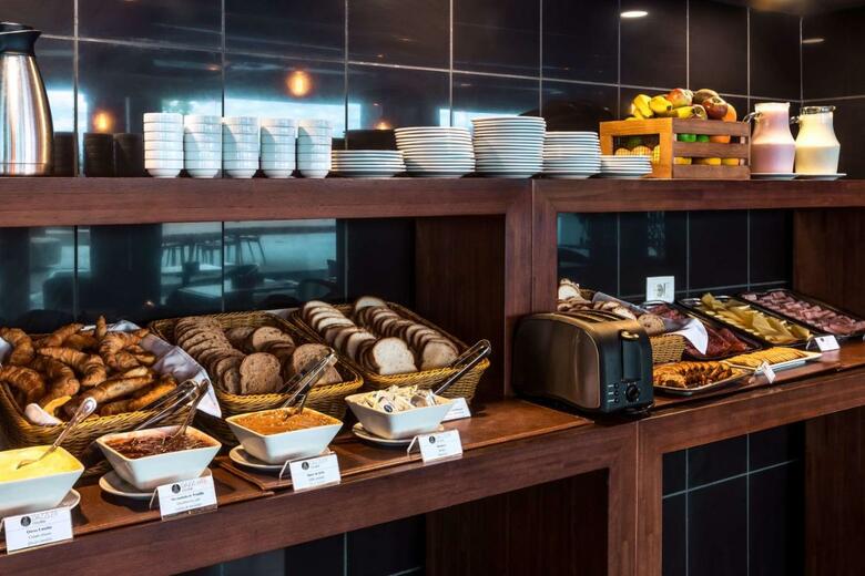Hotel Dazzler Colonia