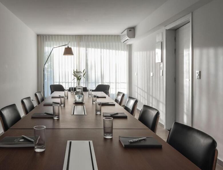 Hotel Dazzler Colonia