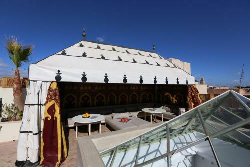 Riad Enchant�