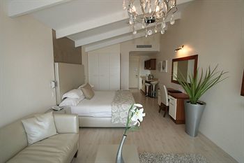 Harbour House Hotel