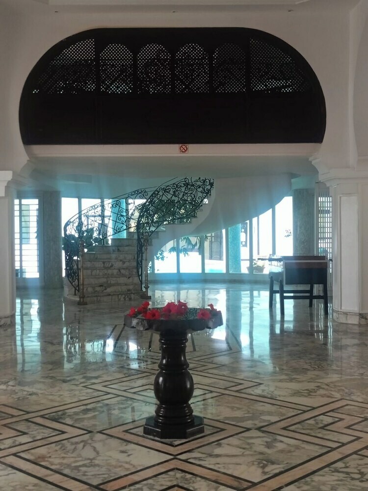 Hello Yasmine Hotel