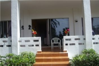 Holiday Beach Club Hotel