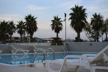 Sea Lion Hotel