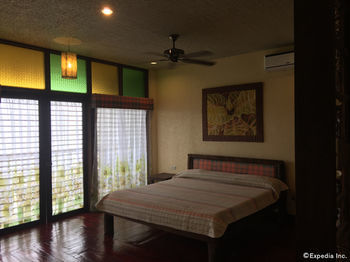 Hotel Bohol Bee Farm