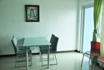 Mactan Seaside Apartments