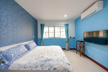Hotel Slowly Come Home