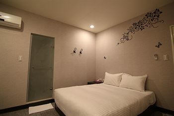 Holiday Fun - Hostel