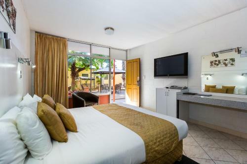 Elkira Court Motel