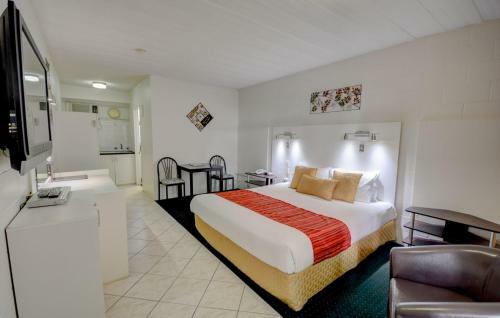 Elkira Court Motel
