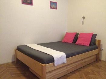 Hi5 Apartments - Central