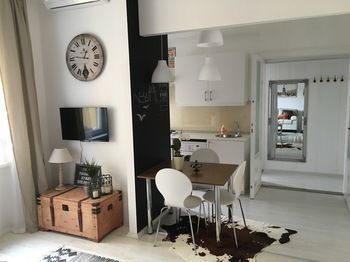 Hi5 Apartments - Central