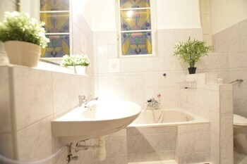 Hi5 Apartments - Central