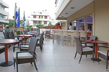 Michel Apartments