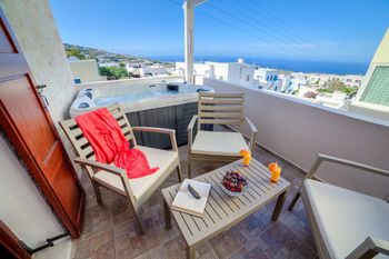 Villa Santorini Suite Home