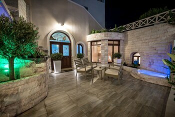 Villa Santorini Suite Home