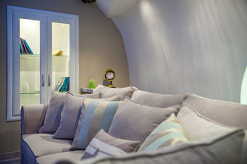 Villa Santorini Suite Home