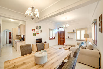 Villa Santorini Suite Home