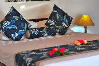 Oasis Palms Hotel