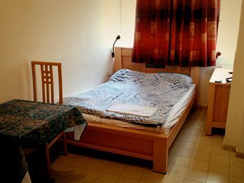Bed & Breakfast Allenby 2