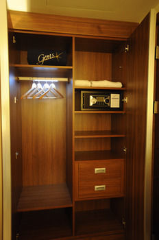 Aparthotel Gems Hotel