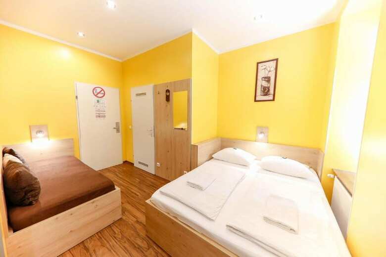 Do Step Inn Hotel - Hostel